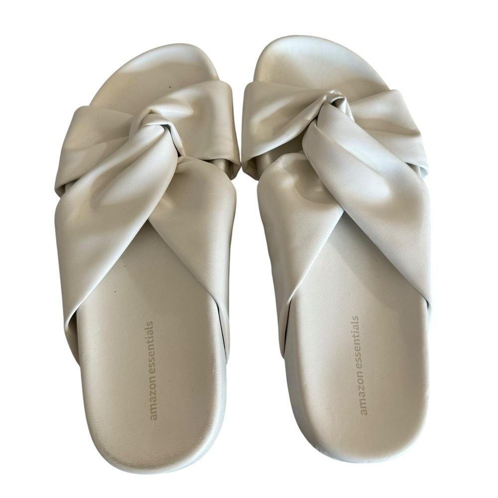 Amazon Essentials Women's Elegant Cream Sandals
